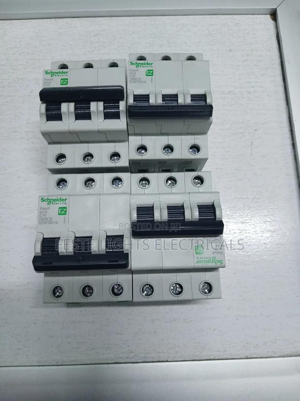 Schneider Triple Pole MCB 16A - thumbnail 2