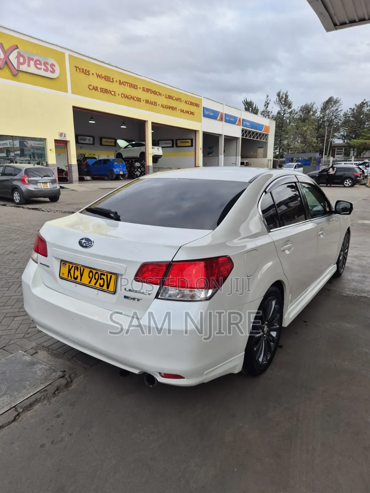 Subaru Legacy 2013 White