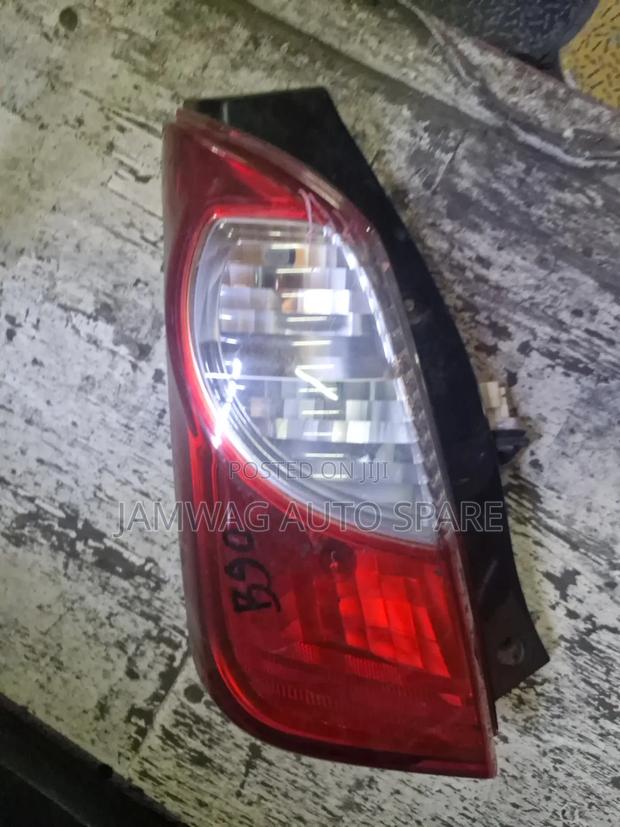 Suzuki Alto Taillight - main view