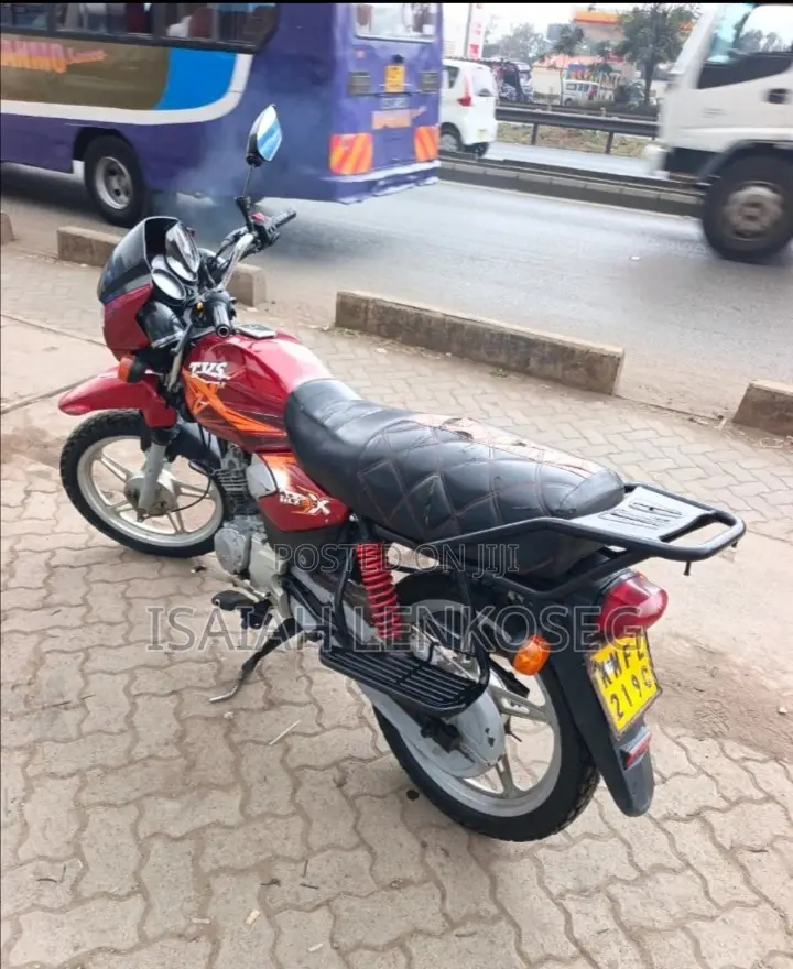 TVS HLX Plus ES 2022 Red