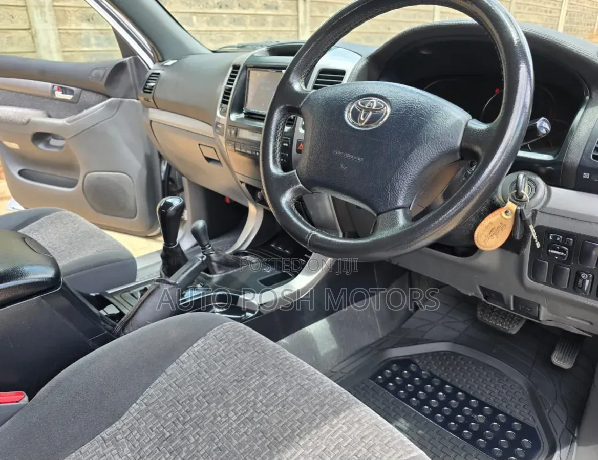 Toyota Land Cruiser Prado 2004 Silver