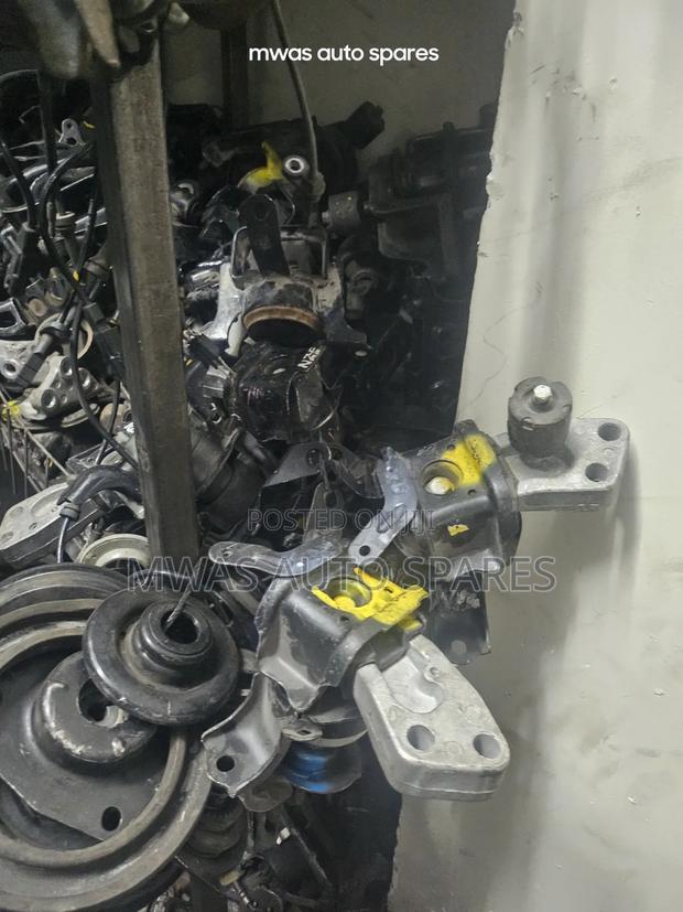 Premio 240 Engine Mounting - thumbnail 2