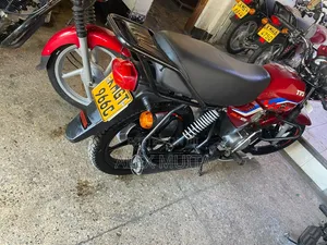 TVS HLX 125 2025 Red