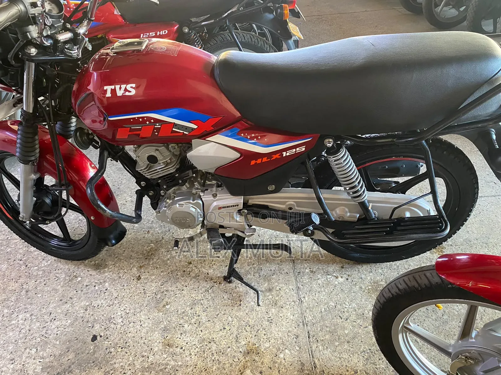 TVS HLX 125 2025 Red