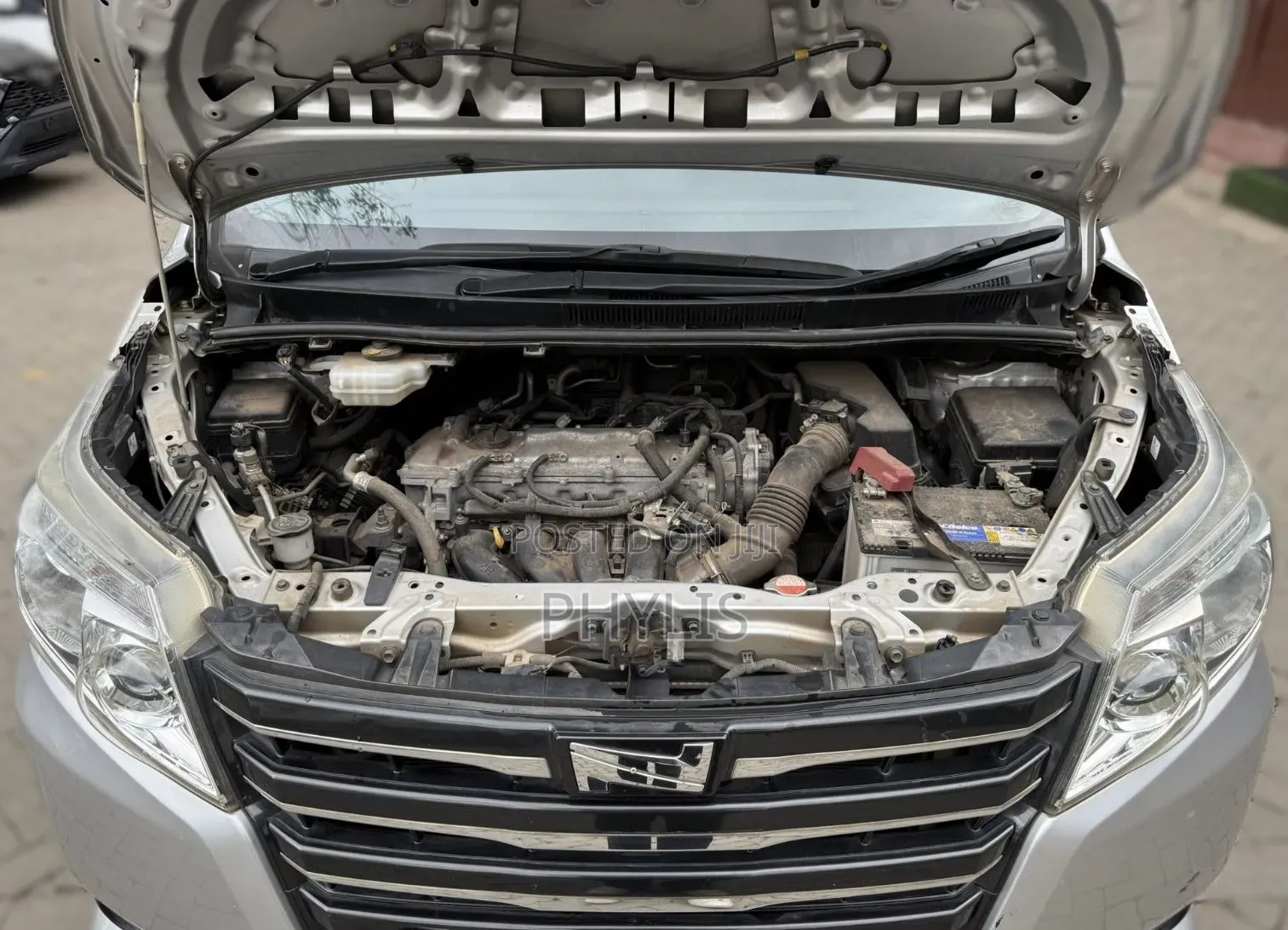 Toyota Noah 2017 Silver