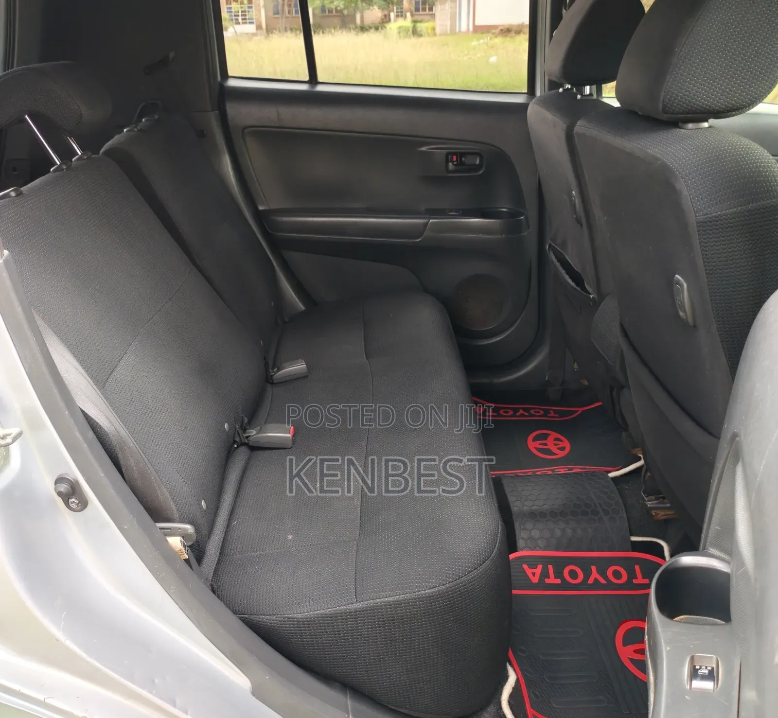 Toyota bB 2013 Silver