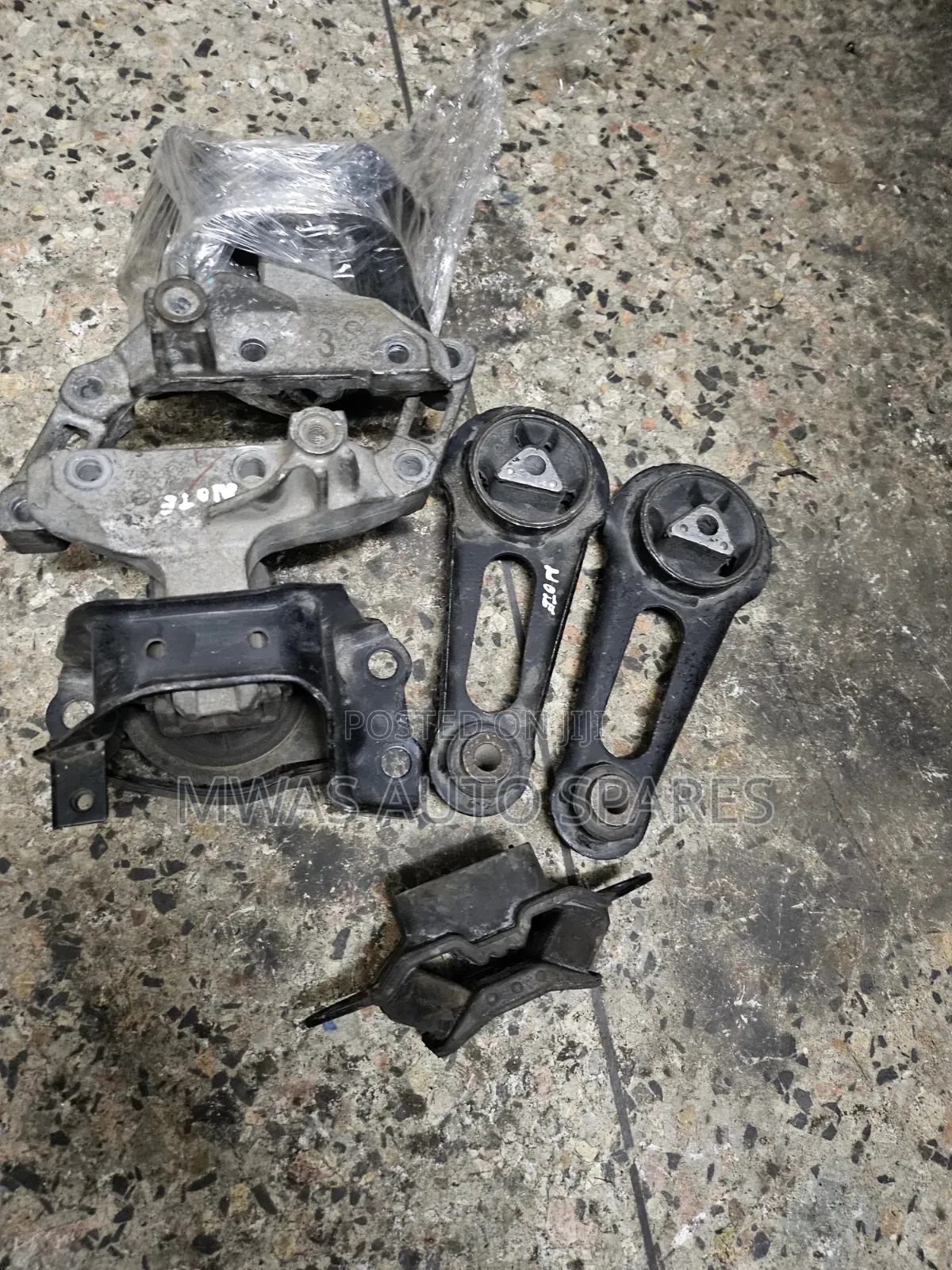 Nissan Note E12 Mounting