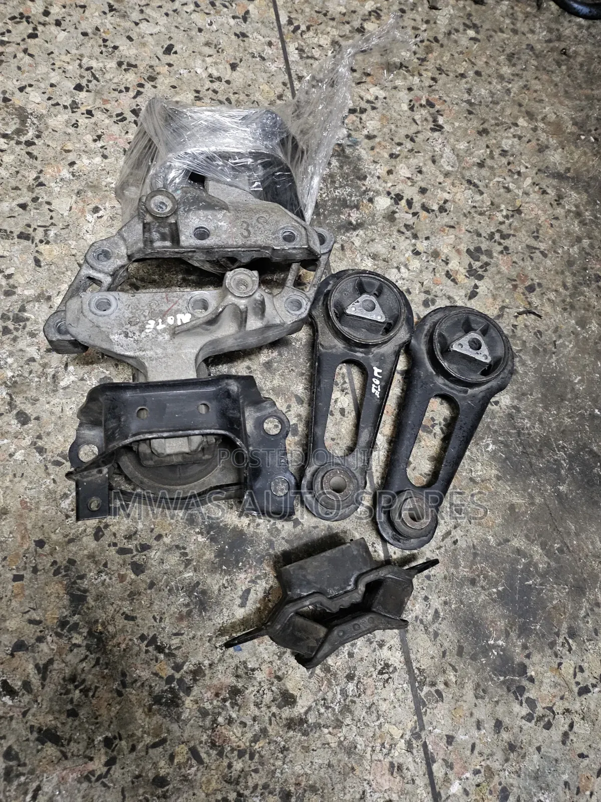 Nissan Note E12 Mounting