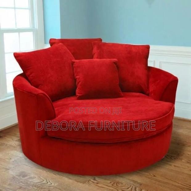 Luxury Round Cuddle Chair / Swivel Barrel Accent Sofa + Throw Pillows