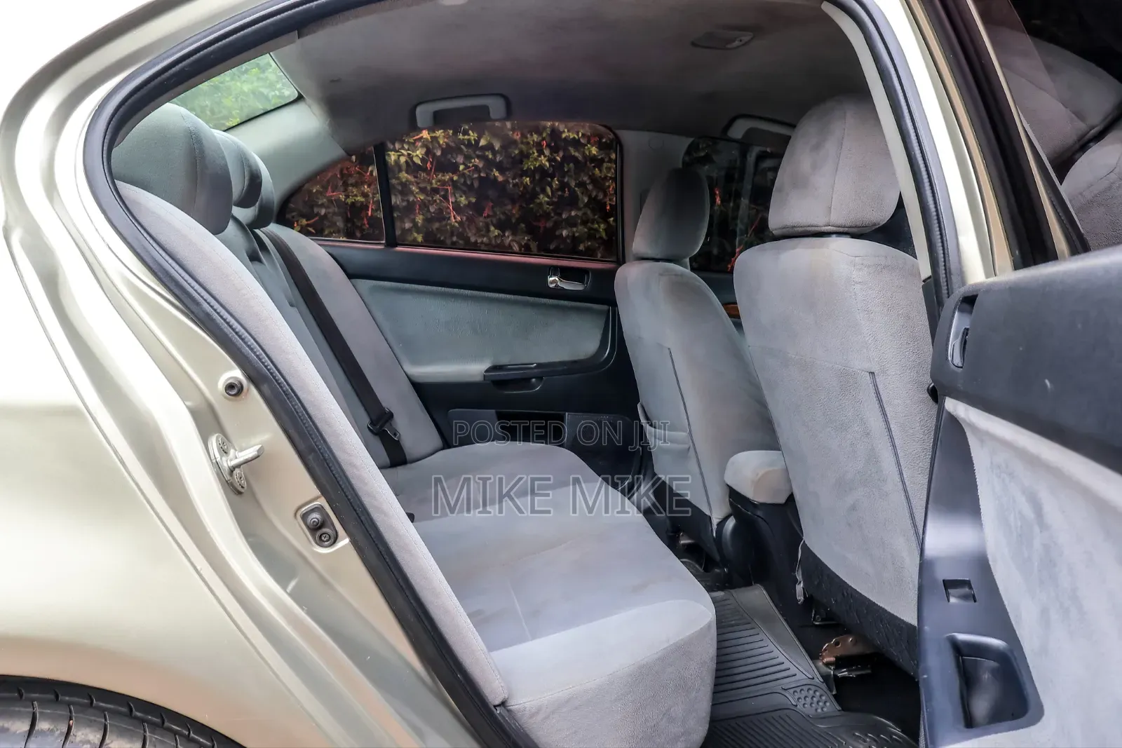 Mitsubishi Lancer 2010 Beige