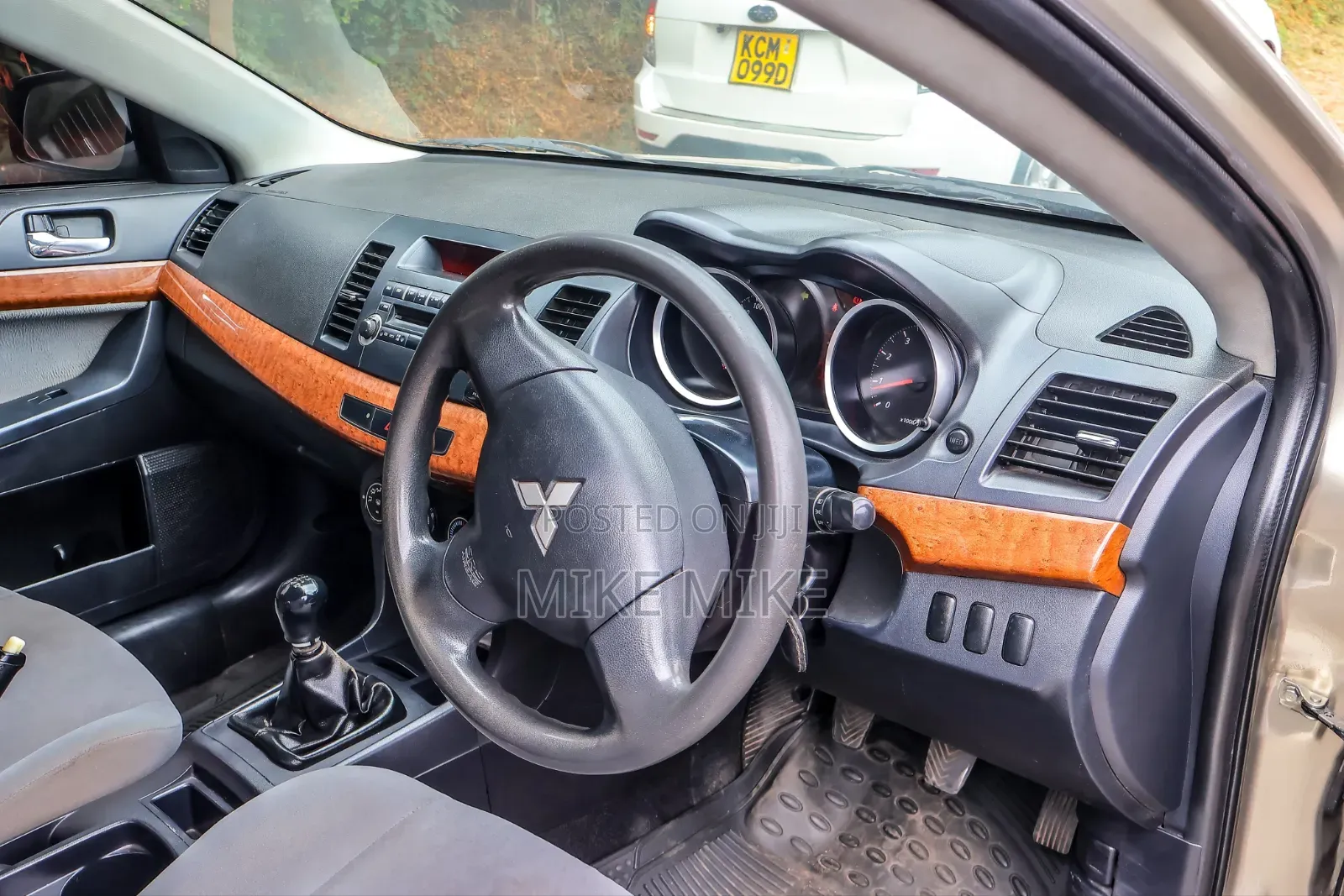 Mitsubishi Lancer 2010 Beige