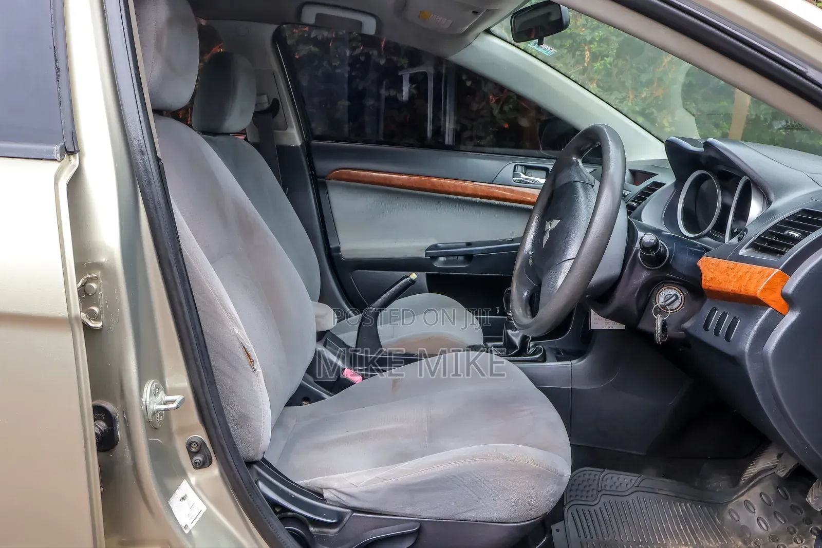 Mitsubishi Lancer 2010 Beige