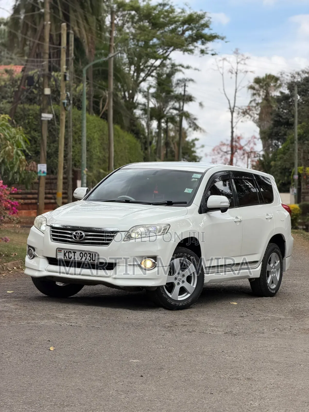 Toyota Vanguard 2012 White