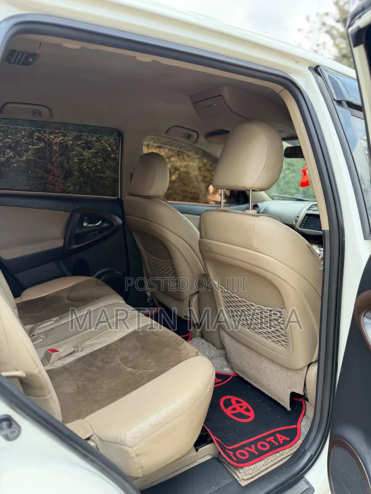 Toyota Vanguard 2012 White