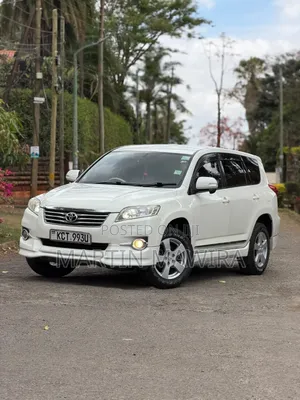 Toyota Vanguard 2012 White