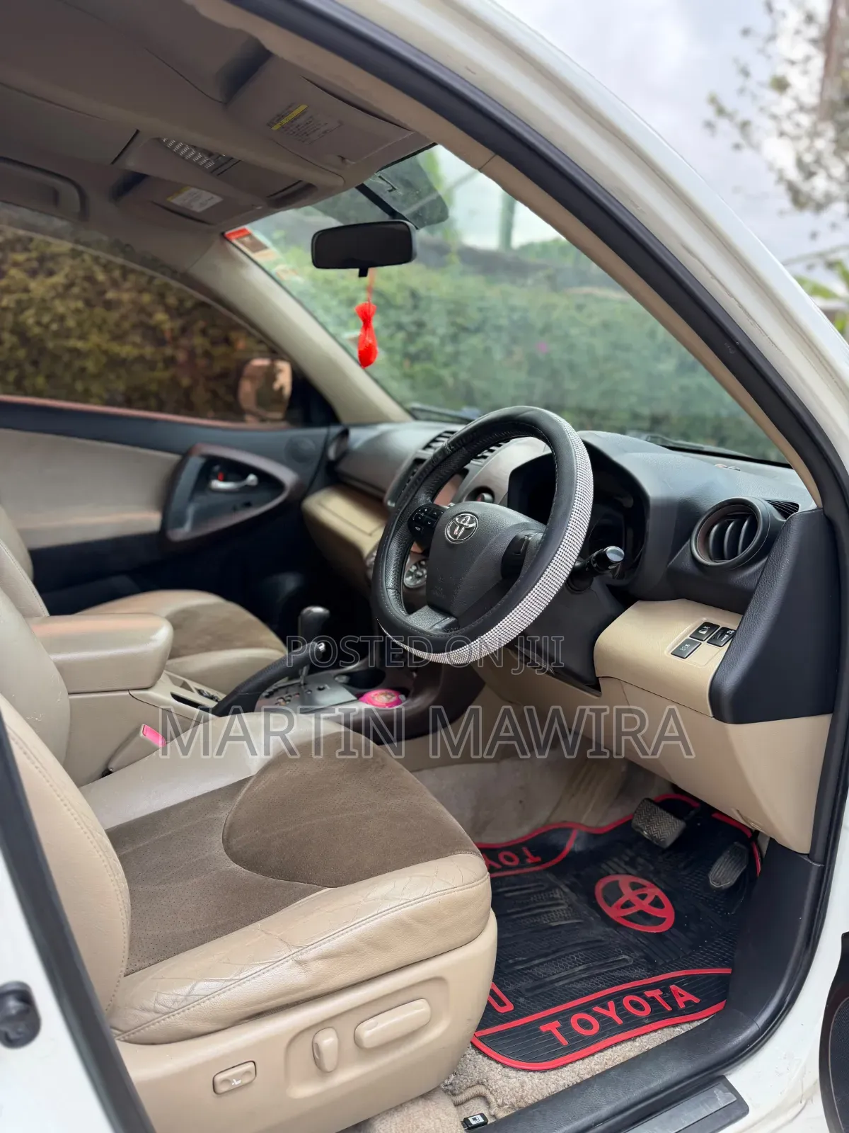 Toyota Vanguard 2012 White