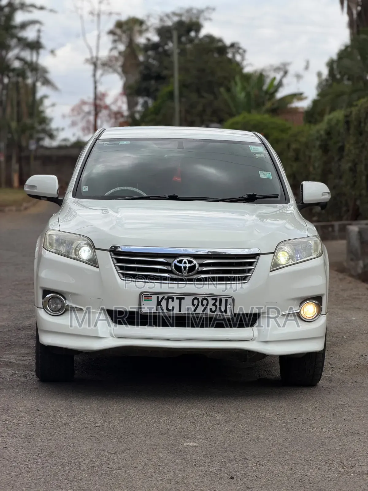 Toyota Vanguard 2012 White