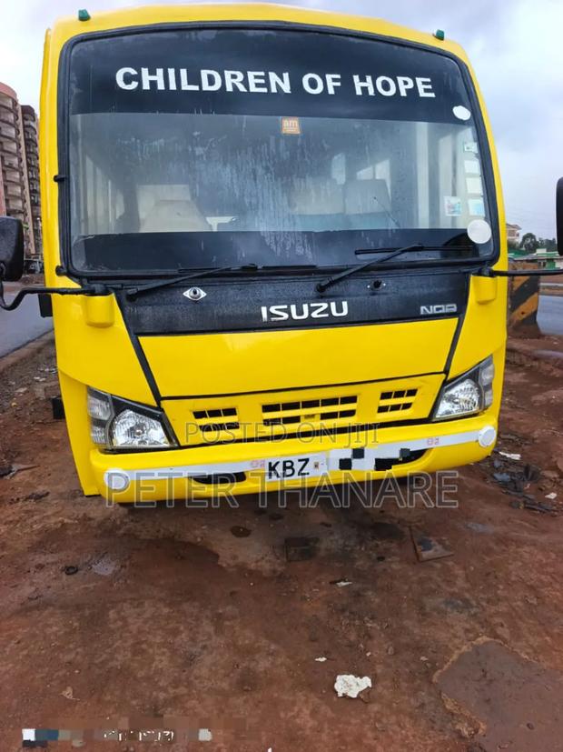 Isuzu Std 4240 2014 Yellow - main view