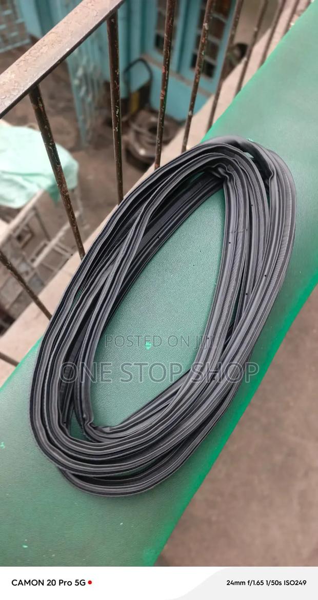 5mtrs Universal Fit Boot Rubber Seal Strip - main view