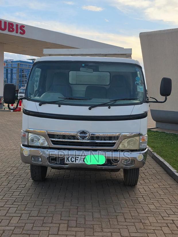 Hino 300 Tipper - thumbnail 16