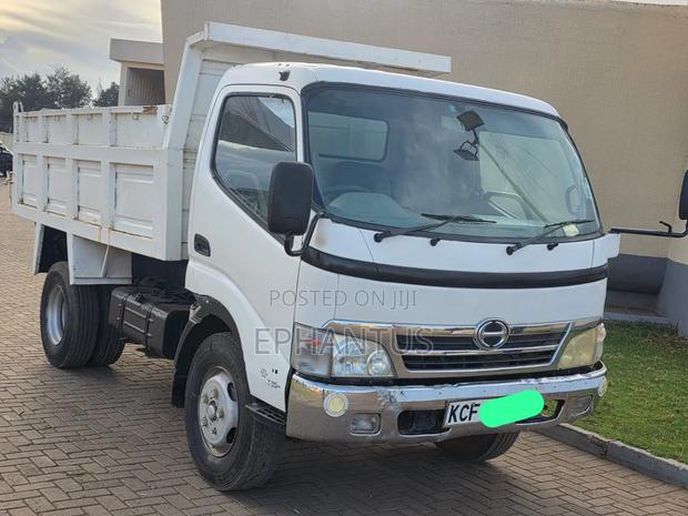 Hino 300 Tipper - thumbnail 17