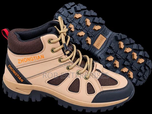 Quality Hiking Boots - thumbnail 3