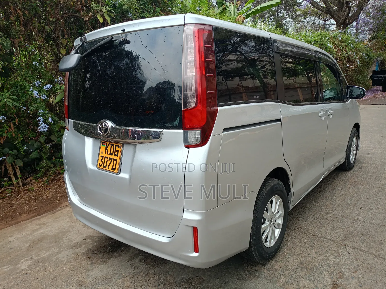 Toyota Noah 2016 Silver