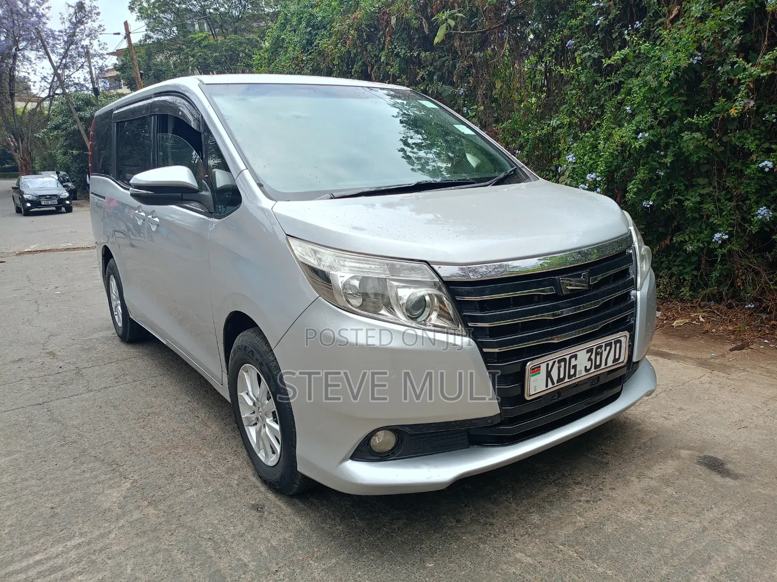 Toyota Noah 2016 Silver