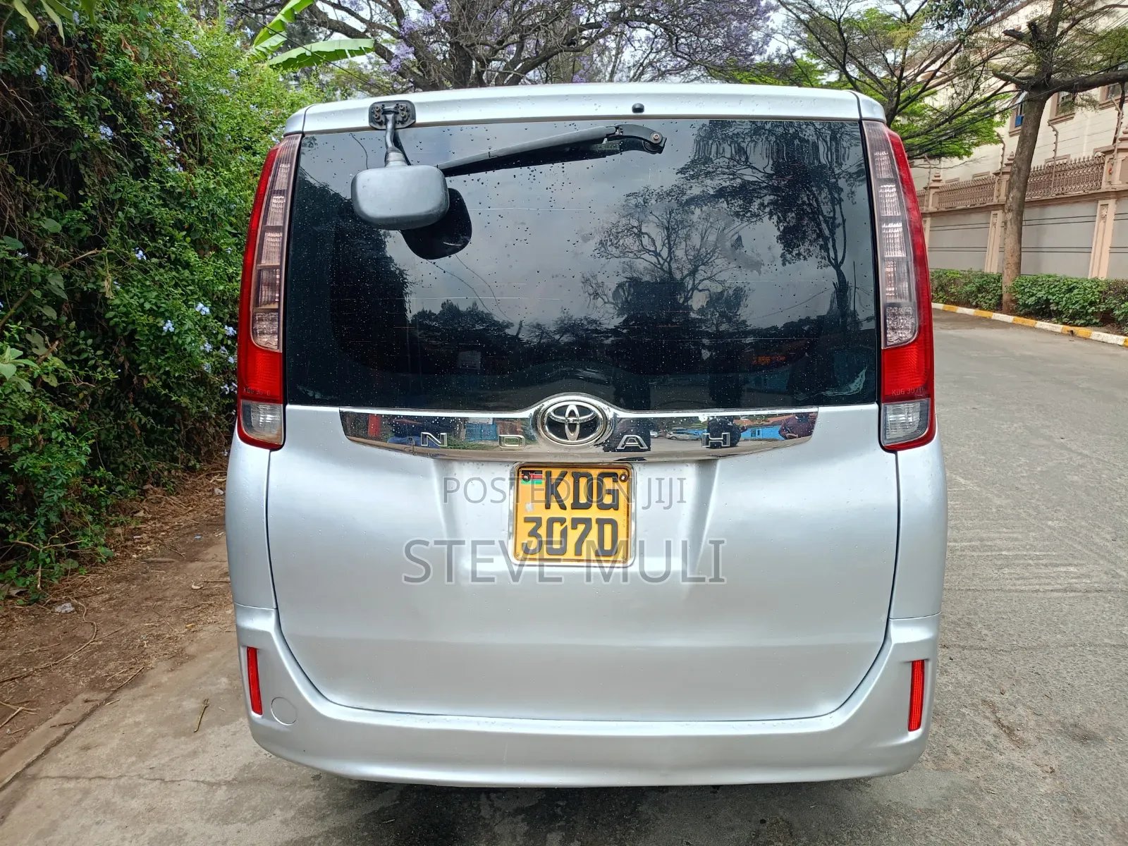 Toyota Noah 2016 Silver