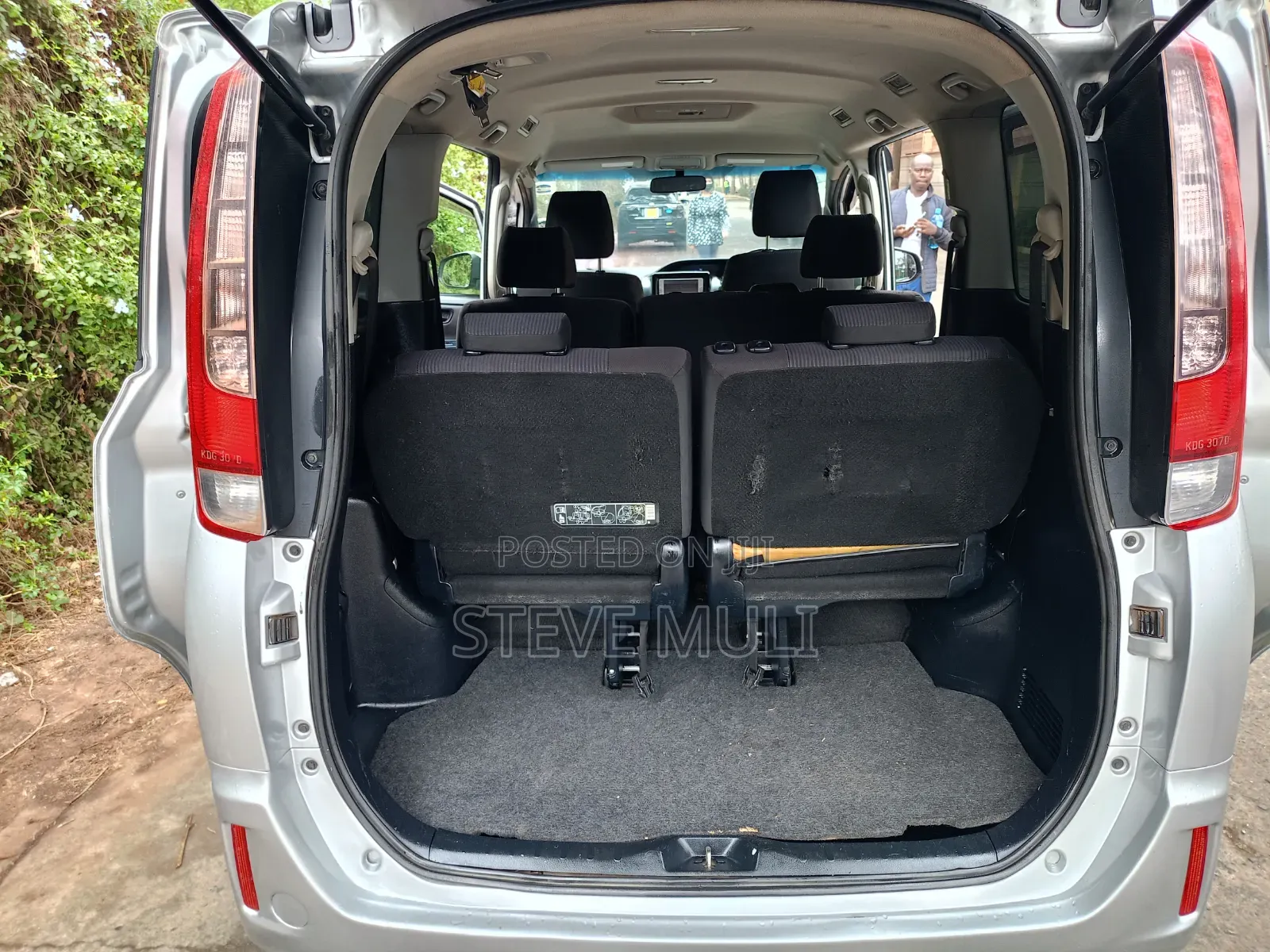 Toyota Noah 2016 Silver