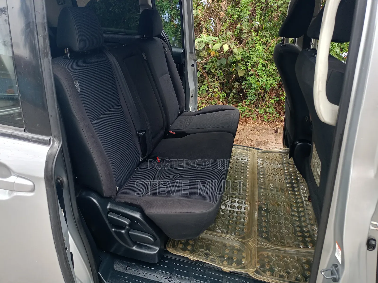 Toyota Noah 2016 Silver