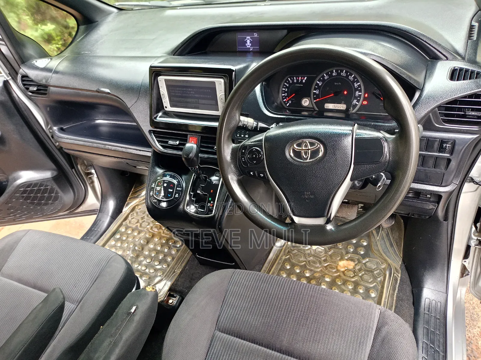 Toyota Noah 2016 Silver