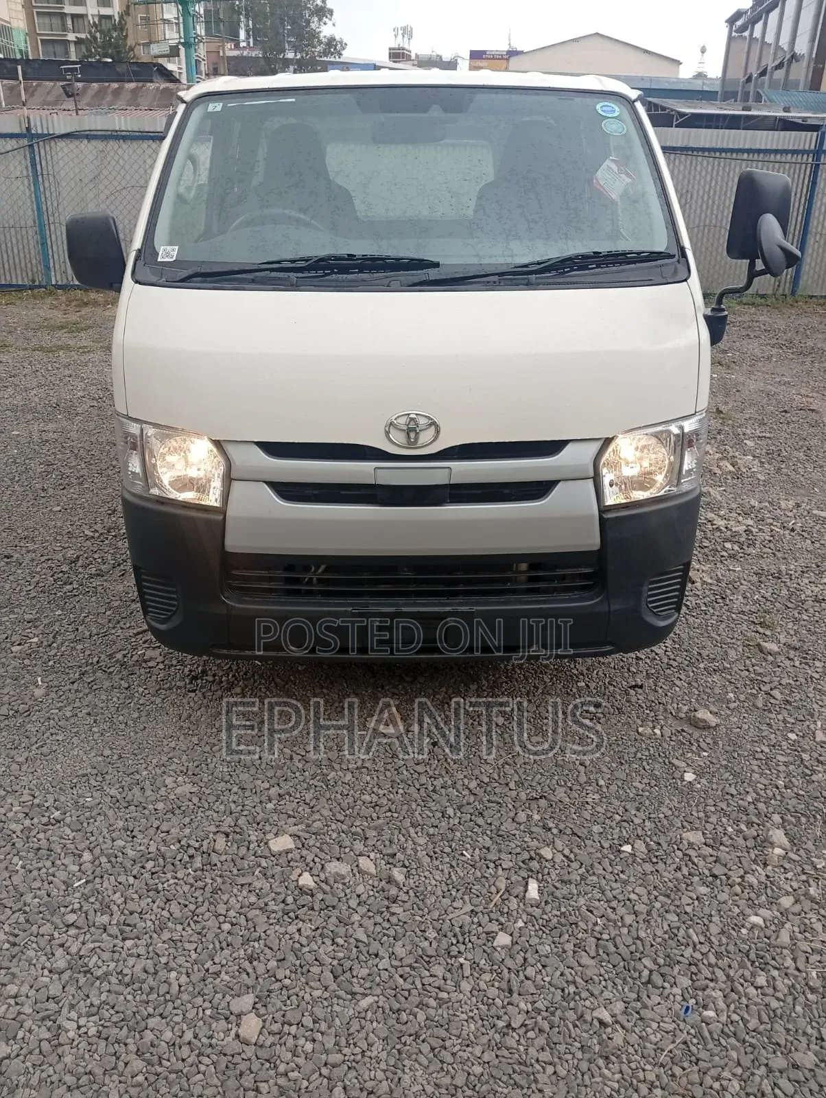 Toyota HiAce 2019 White