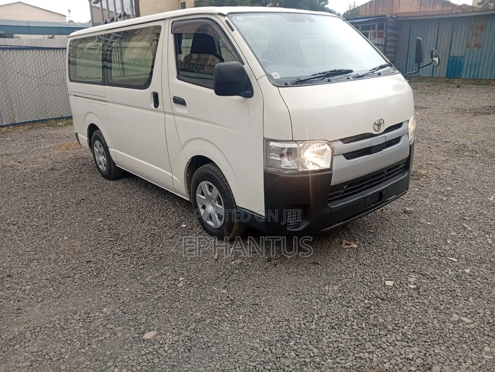 Toyota HiAce 2019 White