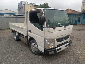 Mitsubishi Canter 2018 White