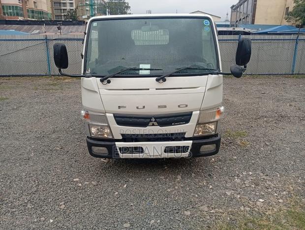 Mitsubishi Canter 2018 White - thumbnail 4