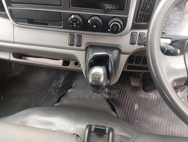Mitsubishi Canter 2018 White - thumbnail 6