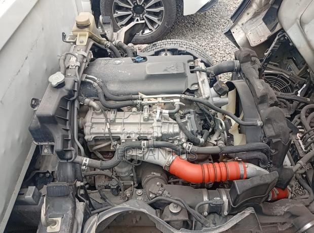 Mitsubishi Canter 2018 White - thumbnail 11