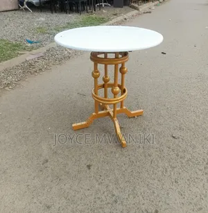 White Round Restaurant Marble Table With Gold Frame