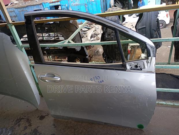Vitz Juwella Door Front Right - main view