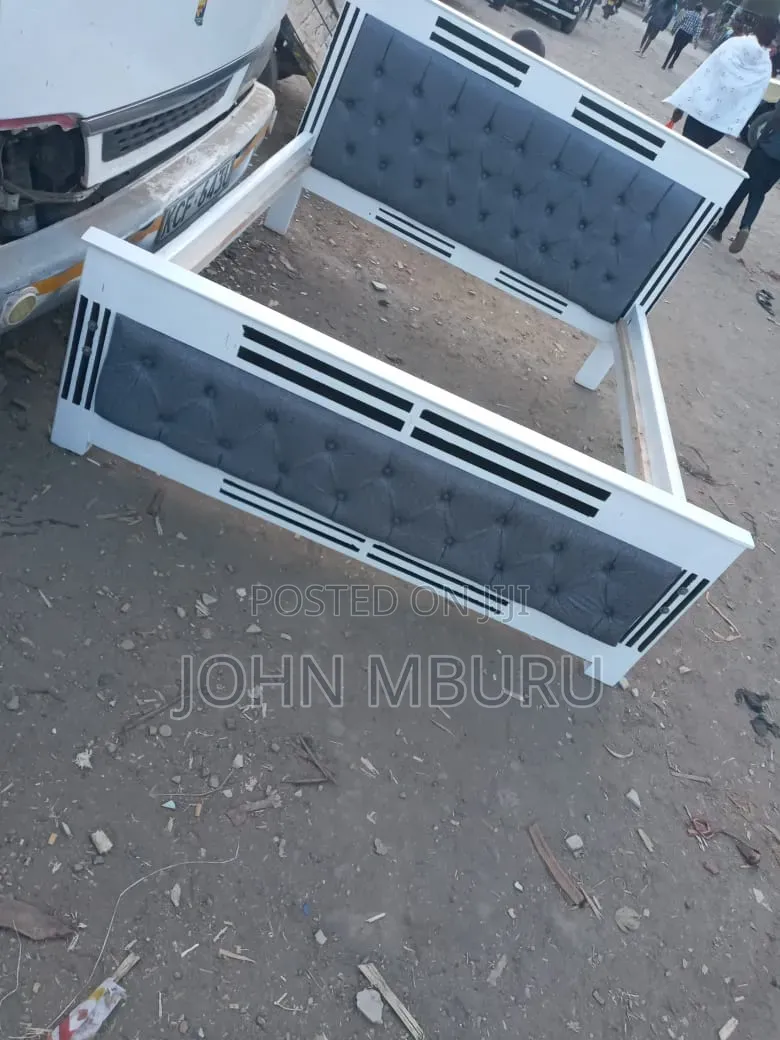 Mocket Bed White With Black 4*6