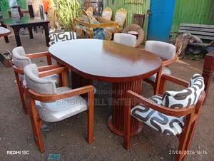 Very Clean 6 Seater Dining