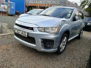 Mitsubishi Outlander ES 2011 Silver