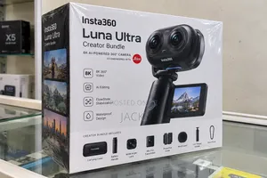 Insta360 Luna Ultra Creator Bundle 8K Dual-Lens Gimbal Camera