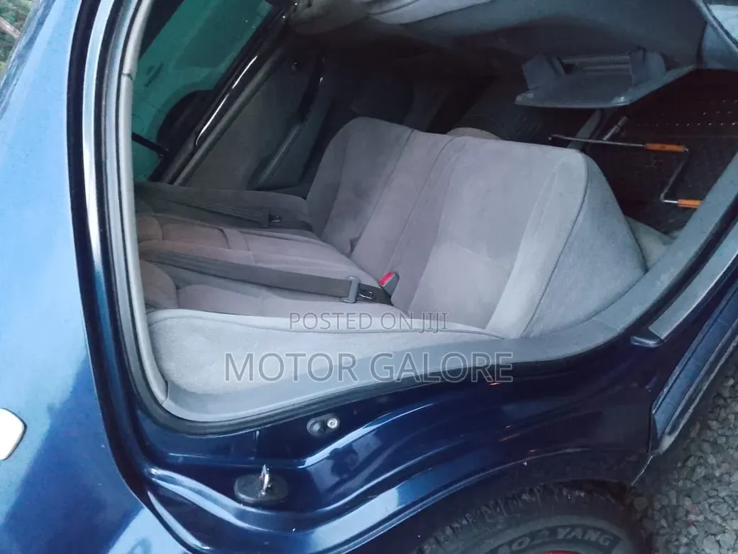 Toyota Crown Royale 2005 Blue