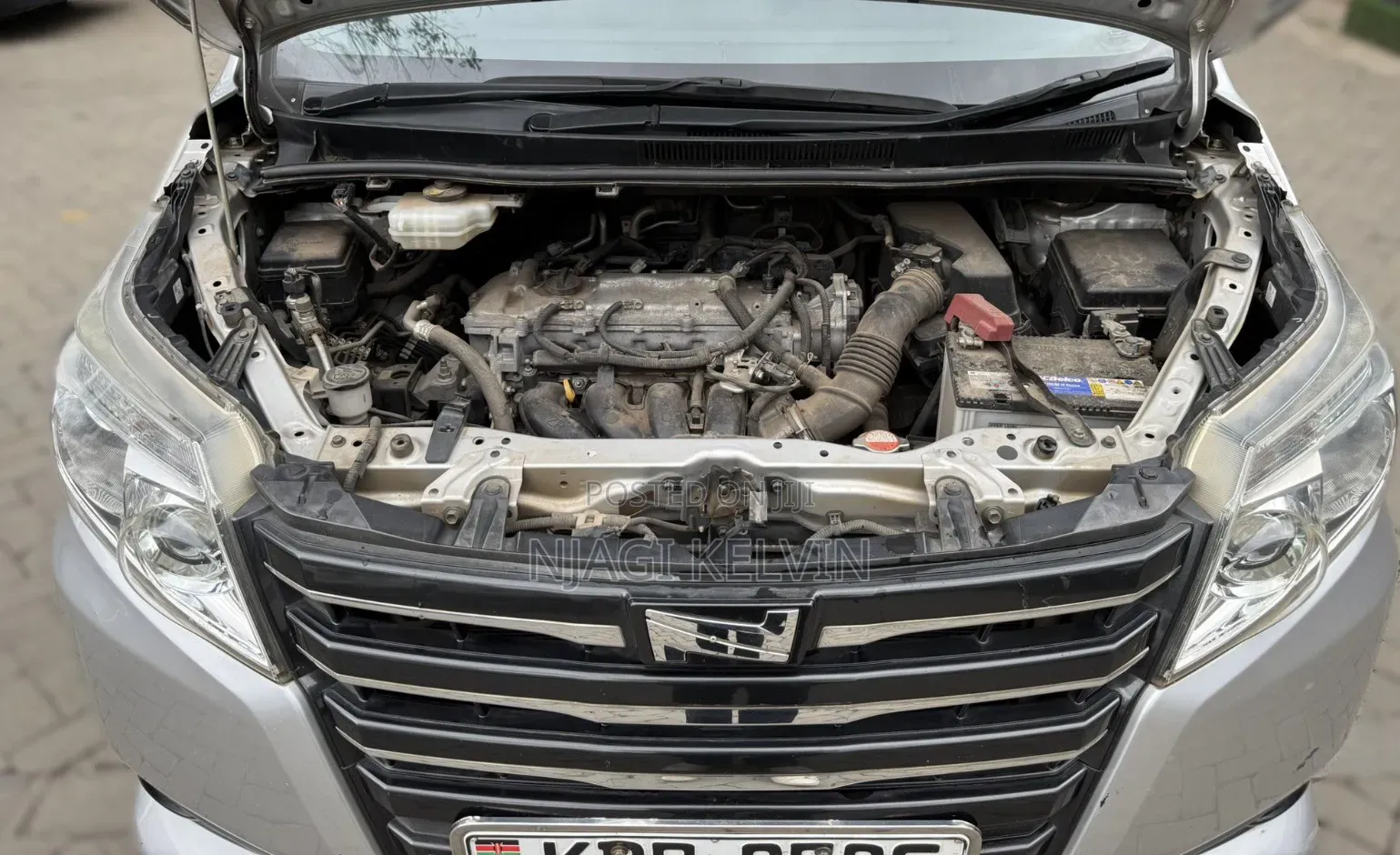 Toyota Noah 2017 Silver