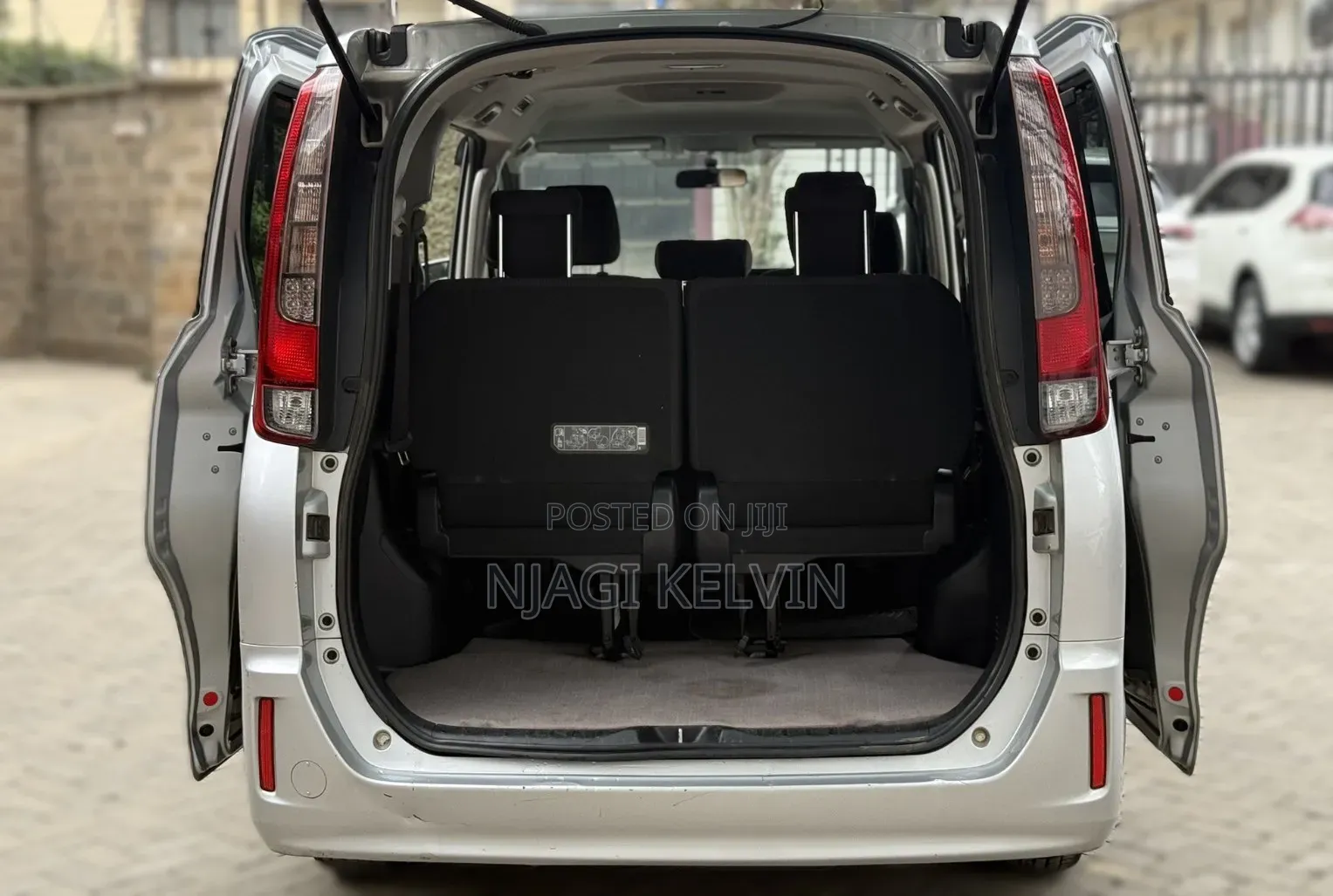 Toyota Noah 2017 Silver