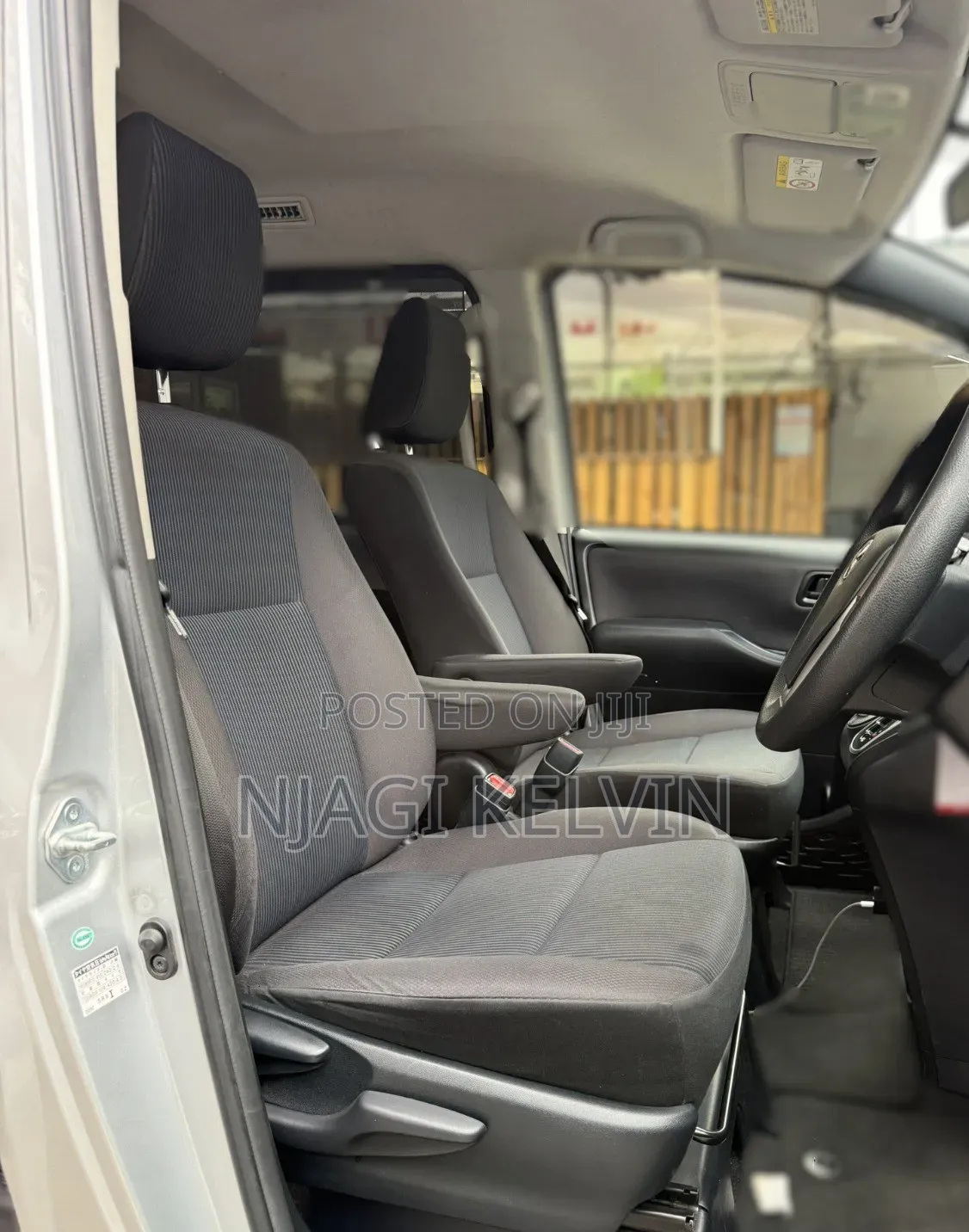Toyota Noah 2017 Silver