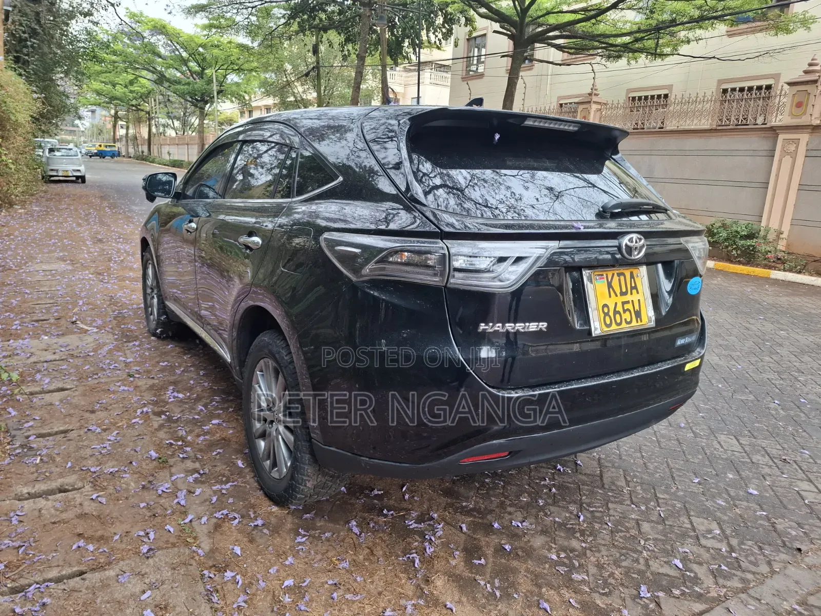 Toyota Harrier 2.0 2014 Black