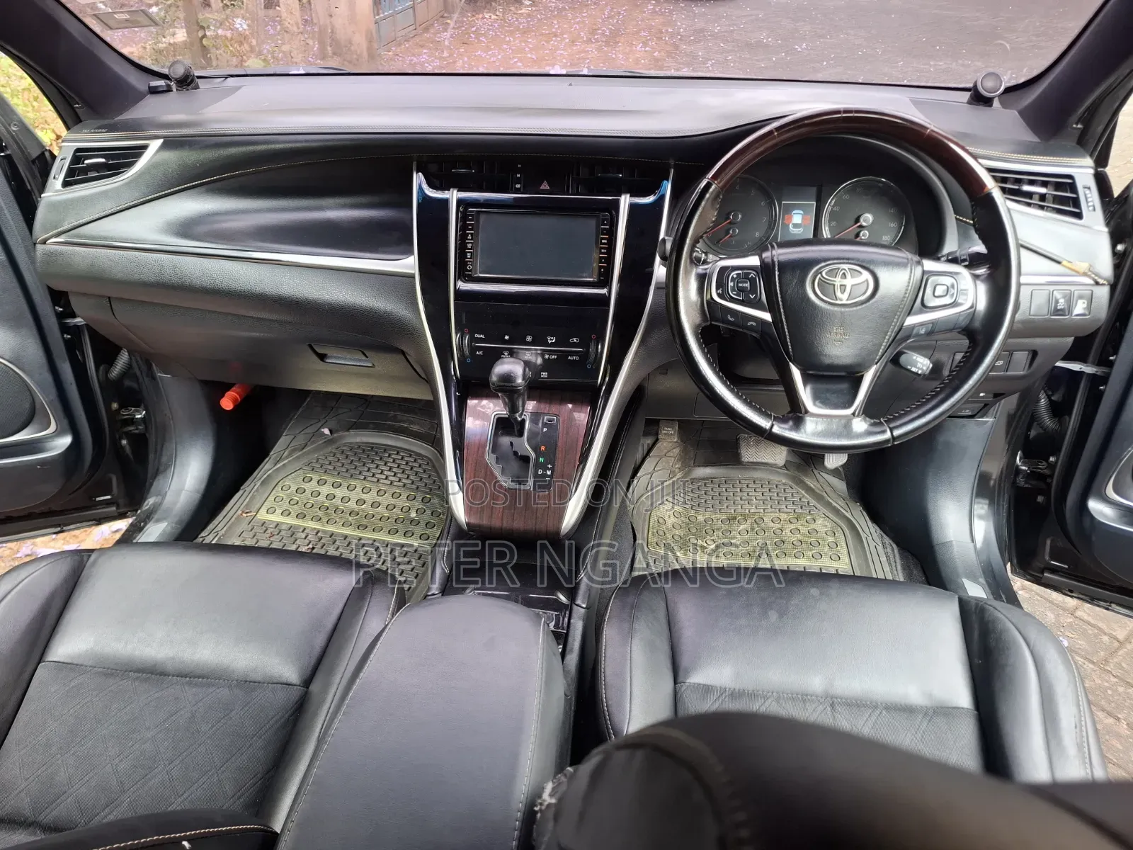 Toyota Harrier 2.0 2014 Black